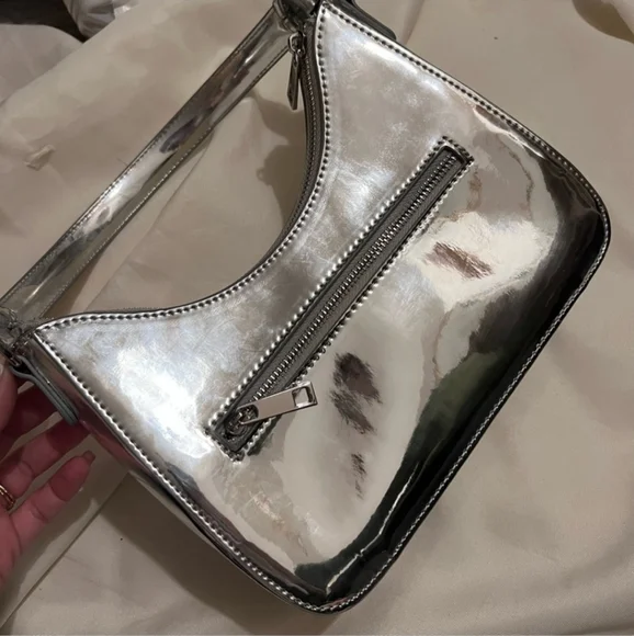 8 Other Reasons It Girl Shoulder Bag Silver Chrome NWT - Picture 7 of 9